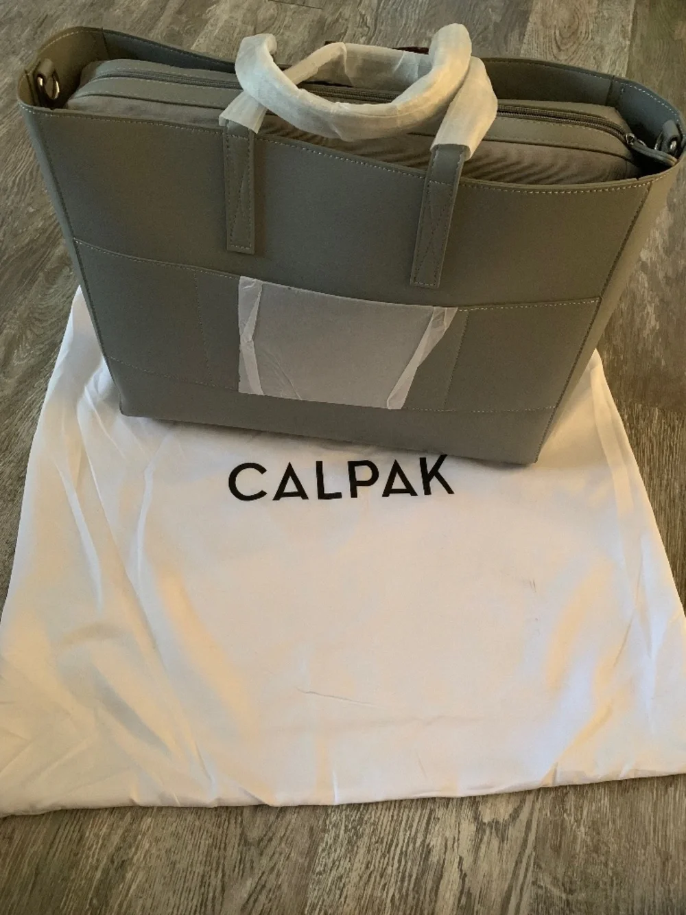 Brand-new CALPAK Haven 16